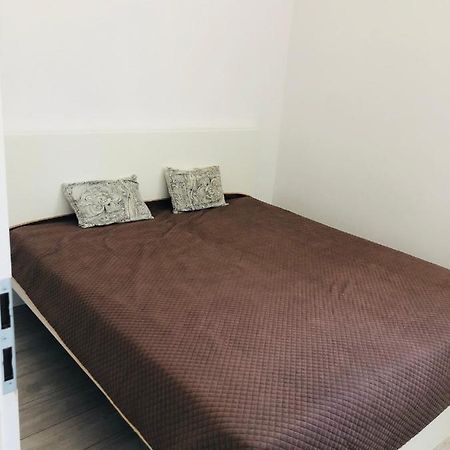 Апартаменты Bialy Domek Apartament Скочув Экстерьер фото