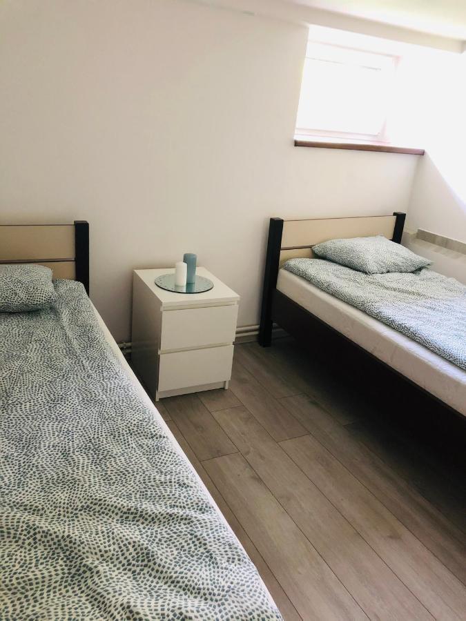 Апартаменты Bialy Domek Apartament Скочув Экстерьер фото